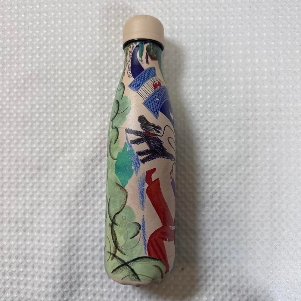 Chilly's Rare Artist‎ Series bottle featuring the Joey Yu City Larks design.